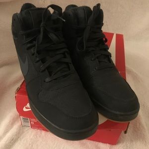 NIKE COURT BOROUGH MID PREM